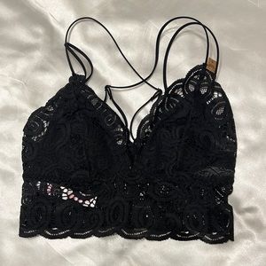 Victoria’s Secrets Pink - NWT black bralette - size small